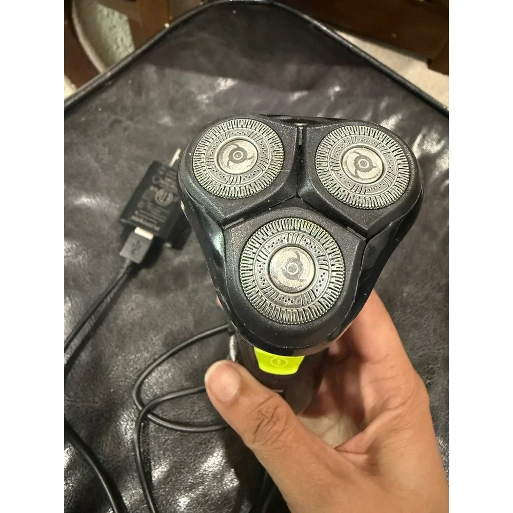 Remington Rotary Shaver Electric Rechargeable Foil with Charger Black Neon Green